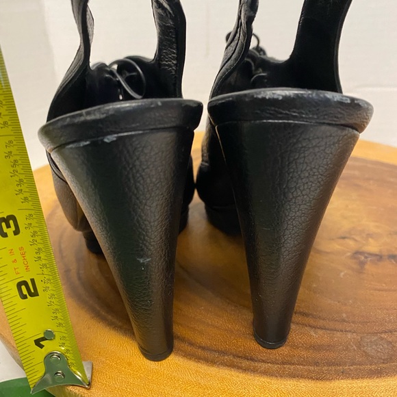 Hollywould Made In Italy Leather Lace Ip Peep Toe Heels - Picture 7 of 12